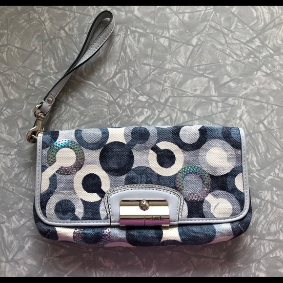 Coach Handbags - Coach Clutch/Wristlet